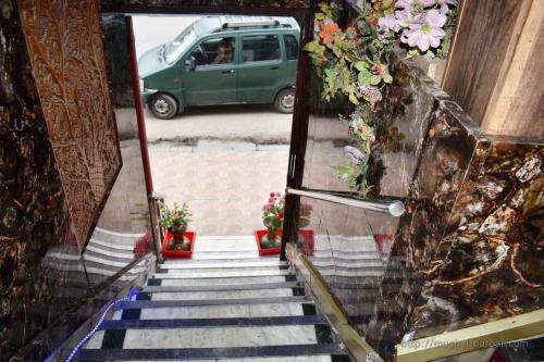 mughal-darbar-entrance